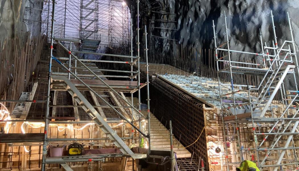 Nu pågår betongarbetet för fullt med den blivande rulltrappan på station Nacka. Foto: Region Stockholm