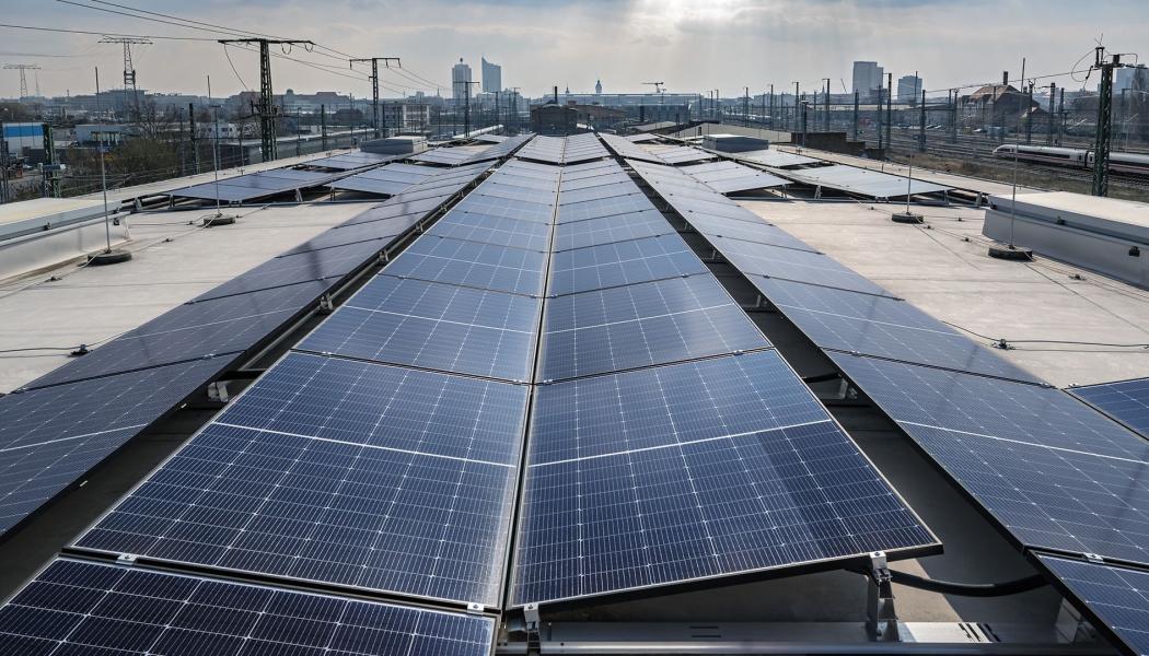 Deutsche Bahn: Återanvända elbilsbatterier och solenergi i ny kombination