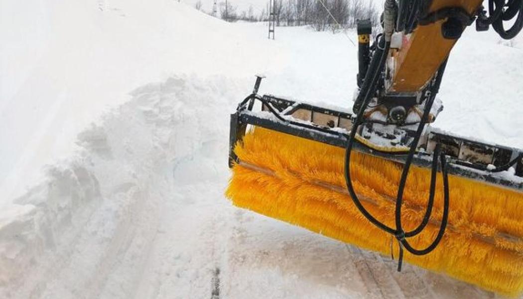 Snöröjning efter Ingunn på det urspårningsdrabbade området på Malmbanan Foto: BDX

