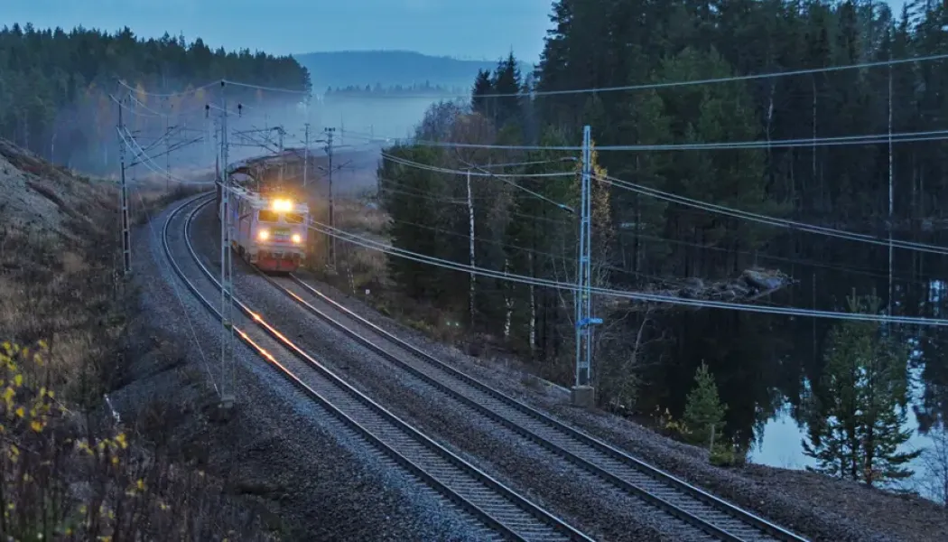 Målet är att Trafikverket ska hinna ikapp det eftersatta järnvägsunderhållet till 2050, på flera högtrafikerade järnvägsstråk. Foto: Trafikverket