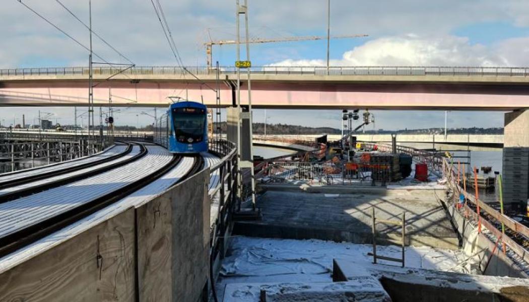 Lidingöbanan på Gamla Lidingöbron. Foto: SL