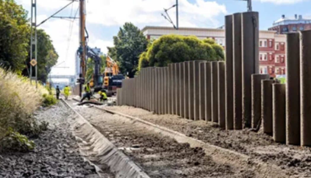 Mälarbanan mellan Tomteboda–Kallhäll, är en av landets mest trafikerade sträckor. Foto: Trafikverket