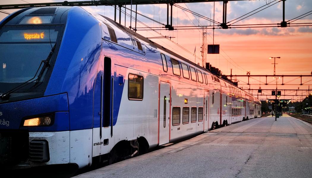 All trafik – både persontåg och godståg på de sträckor som Mälartåg trafikerar – ingår i analysen. Syftet är att bidra med inspel till prioriteringar av resurser som ger stor effekt för järnvägens resenärer och kunder.. Foto: MTR