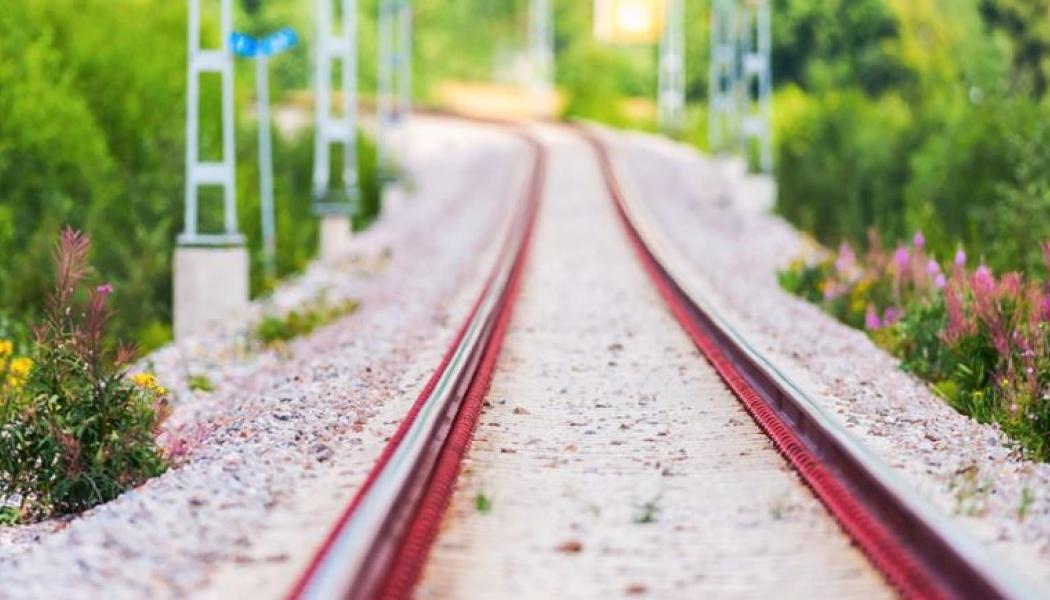 Nu rullar tågen på ny räls, nya betongslipers och nya växlar. Foto: Trafikverket
