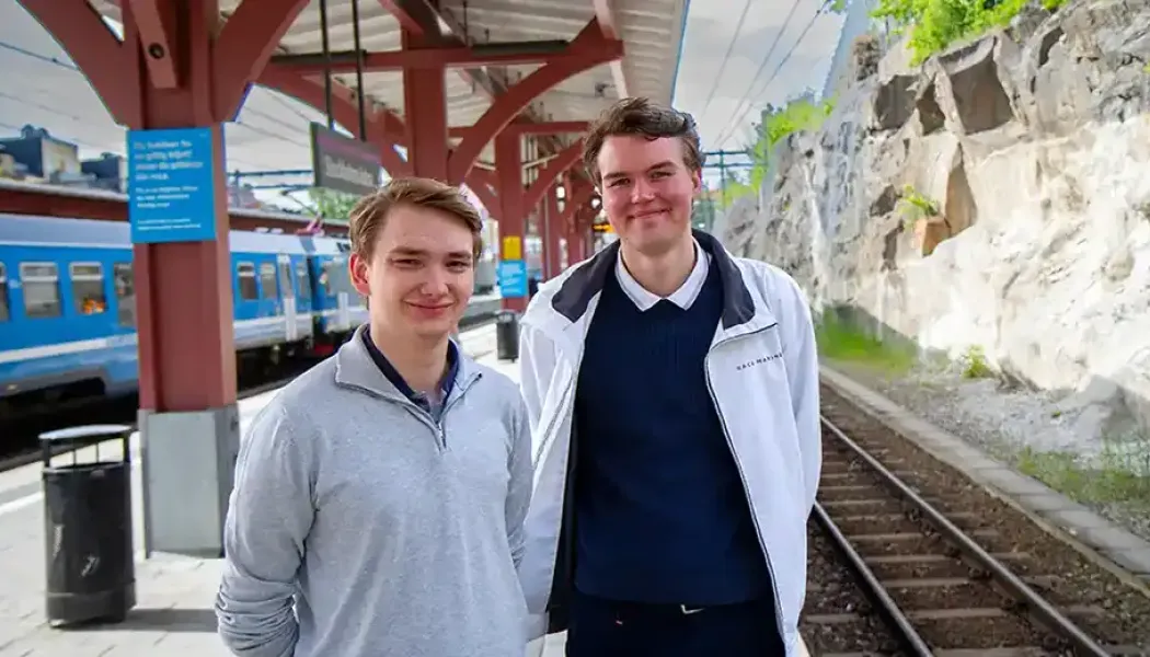KTH-studenterna Isak Jarbos och Johan Allbergs kandidatuppsats om bromskurvor ledde till deltidsjobb på Trafikverket. Foto: Jon Lindhe