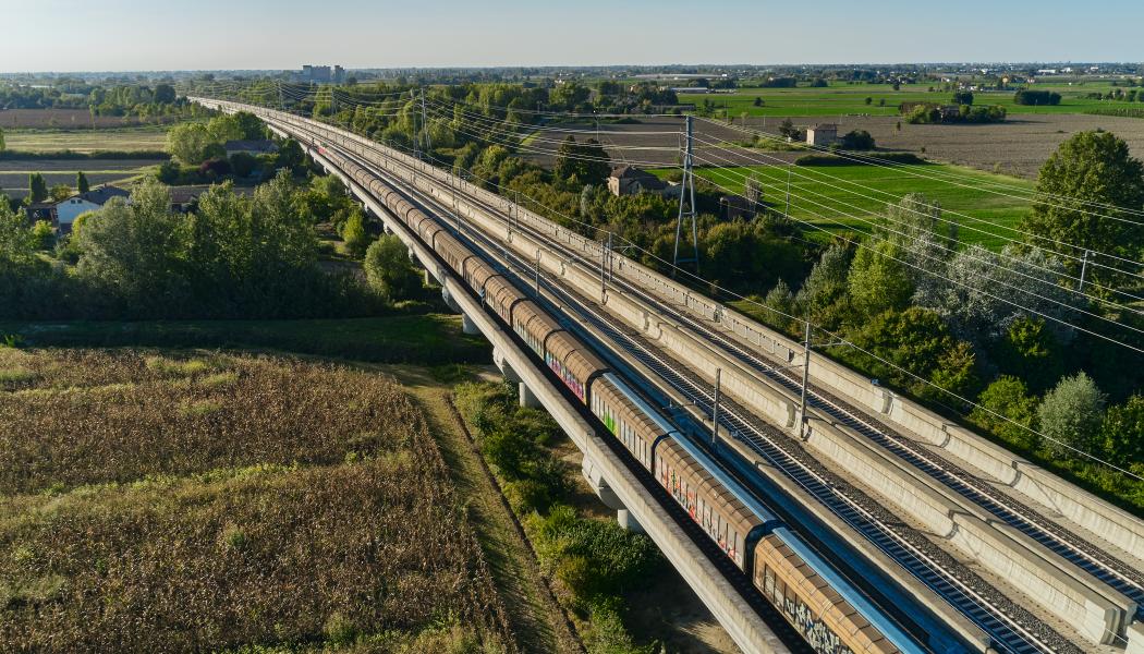 Järnvägsförbindelsen kopplar samman produktionsområden i norra Italien med den svenska marknaden. Foto: Nurminen