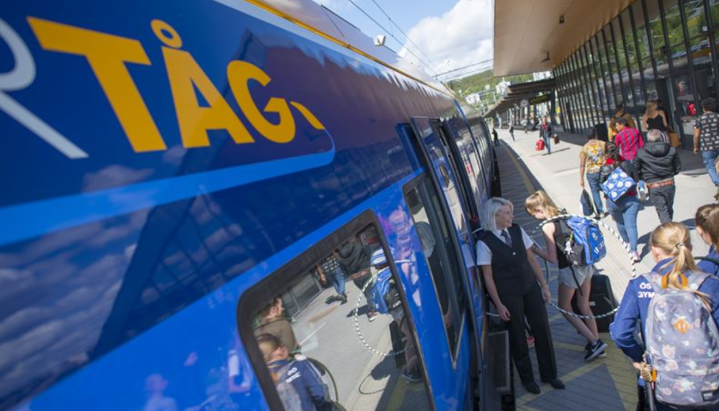 Resenärer från Vännäs och Vindeln kommuner att få åka buss. Foto: Vy