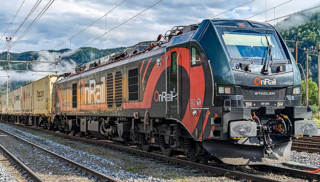 OnRail EuroDual 159 005 vid Støren, Dovrebanan i Norge. Foto: Flickr/ Onrail