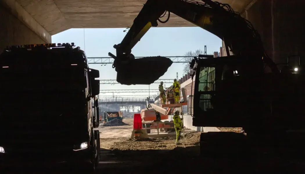 Pålningsarbeten på södra sidan av Ostlänkens deletapp Gerstaberg. Foto: Trafikverket