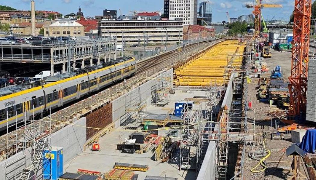 Trafikverket utför arbeten i Almedal och Västlänkens två nya spår kommer att ansluta till Västkustbanan.  Foto: Trafikverket