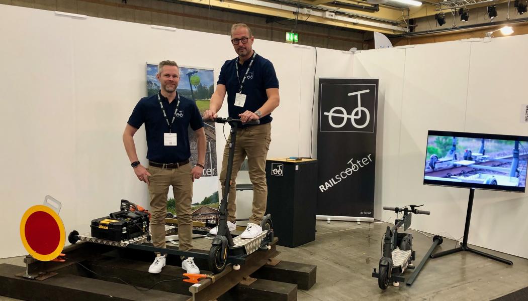 Enzio Puronranta och Tobias Karlsson presenterade sin egenutvecklade produkt ”Railscooter” på järnvägsmässan Elmia Nordic Rail. 