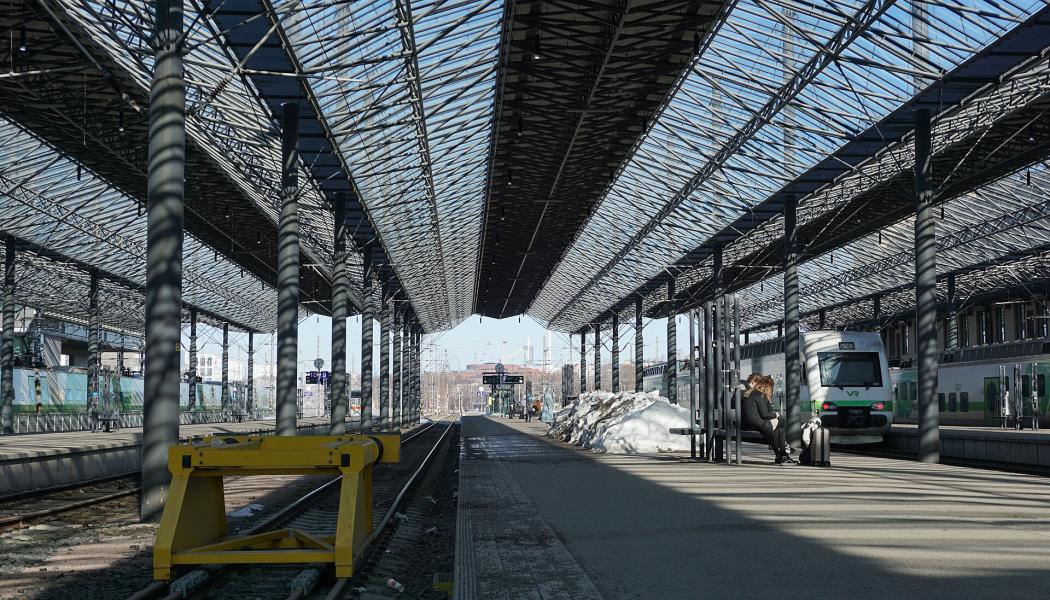 Centralstationen i Helsingfors Foto: Alban.py/Wikimedia Commons/https://commons.wikimedia.org/wiki/File:Central_railway_station_in_Helsinki,_Finland,_2022_March.jpg?uselang=sv