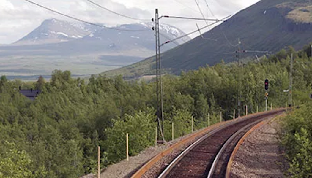 Arbetena längs järnvägen fortsätter för fjärde säsongen. Foto: Trafikverket