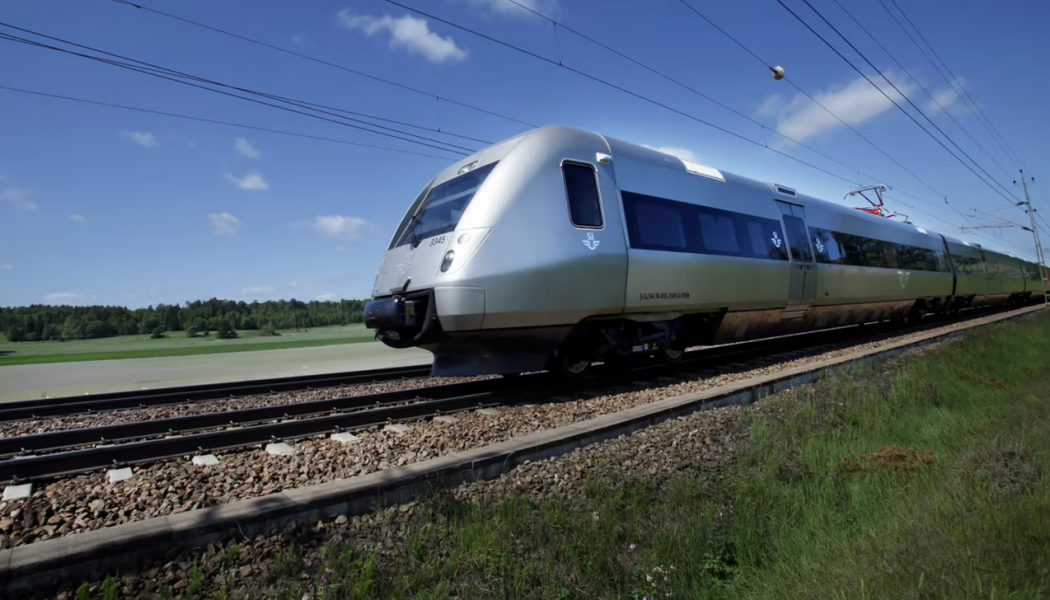 SJ tar över snabbtågsunderhåll från Mantena. Foto: SJ