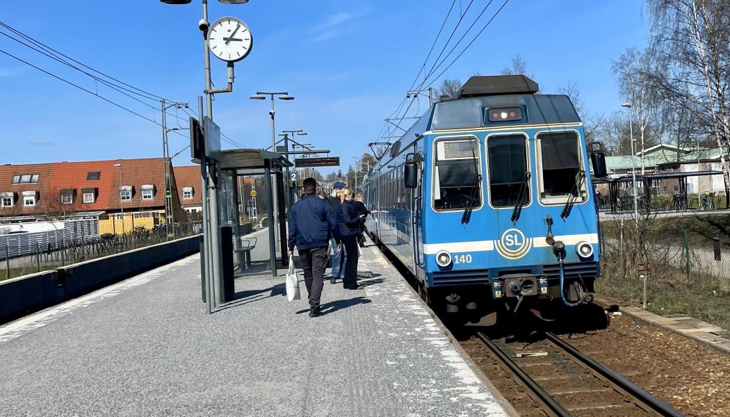 Fler långa tåg på Roslagsbanan föreslås. Foto: Stina Wickenberg
