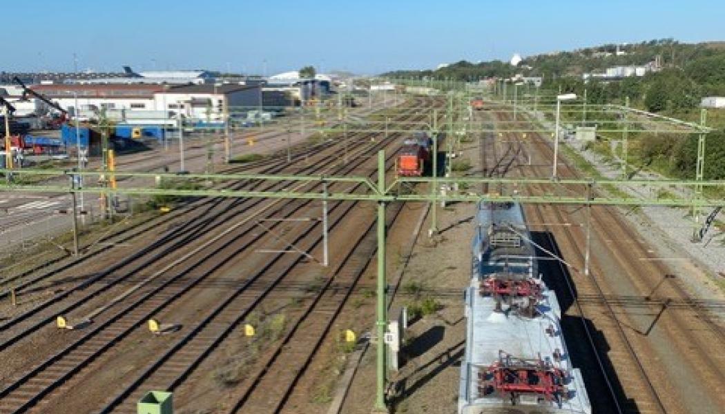 Lok i Göteborgs hamn, ett högtrafikerat godsnav som har mycket att vinna på att flaskhalsarna på Västra stambanan byggs bort. Foto: John Hardwick