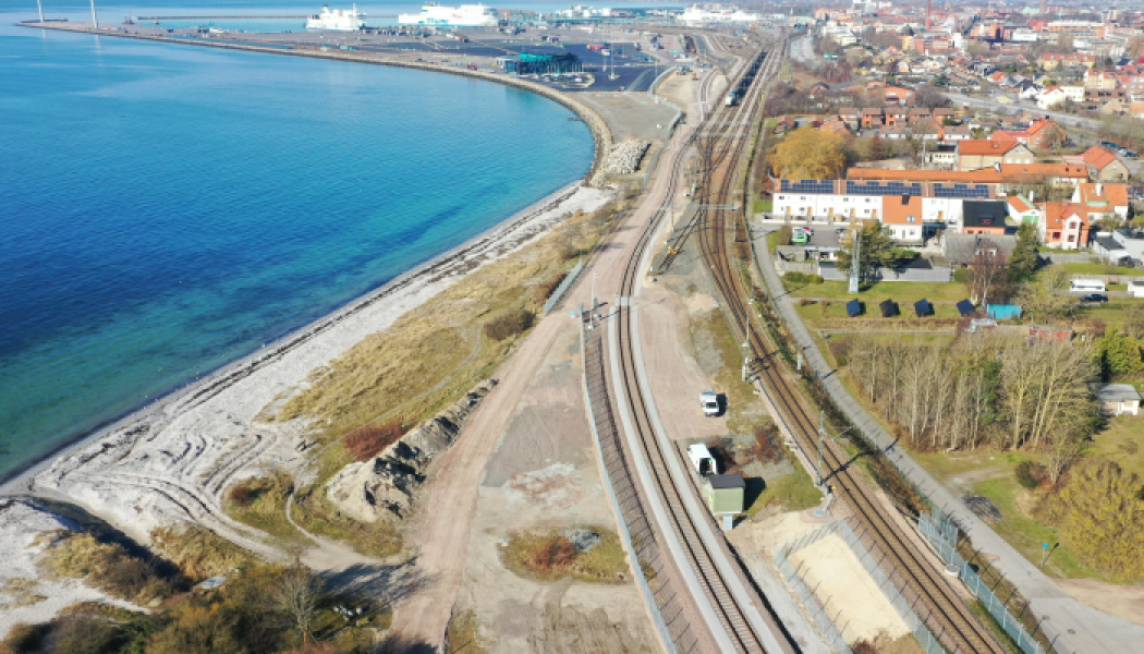 Backspåret till Trelleborgs hamn färdigställdes förra året. Med miljötillstånd för erosionsskydd kan hamnen gå vidare med nästa steg i hamnprojektet. Fotograf/Källa: Trelleborgs Hamn AB