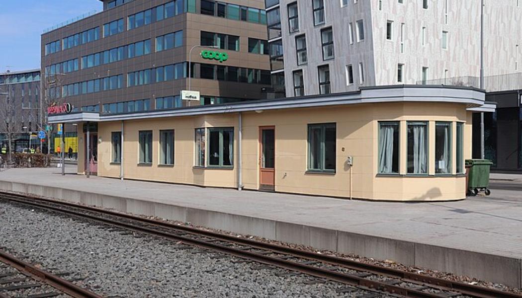 Uppsala Östra järnvägsstation. Foto: Wikimedia Commons