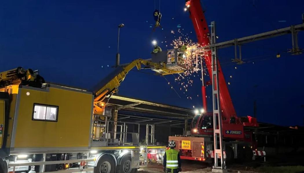 Kontaktledningsarbete på Värnamo bangård. Foto: Trafikverket