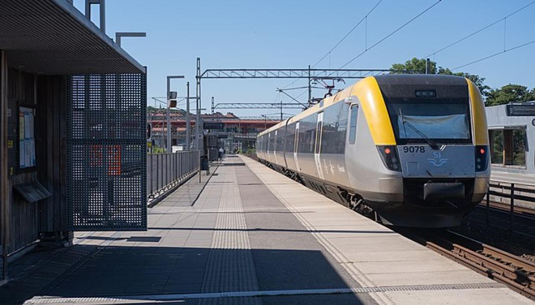 Ett Reginatåg på väg till Göteborgs centralstation. Foto: Wikimedia Commons