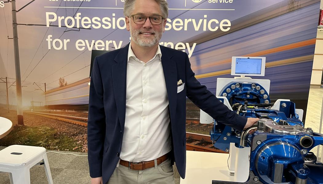 På järnvägsmässan Train & Rail berättade Ulf Hambeck, Europachef för Voiths järnvägsdivision, hur digitala automatkoppel kan minska den 