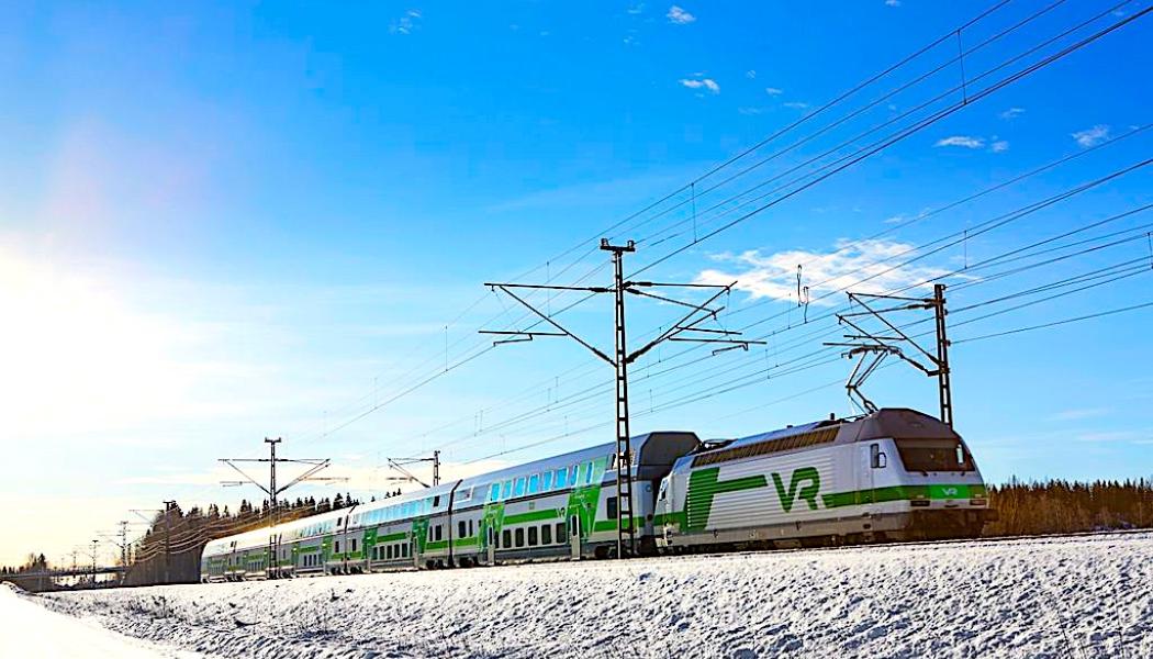 VR:s Ice-tåg på väg i vinterlandskap. Foto: VR