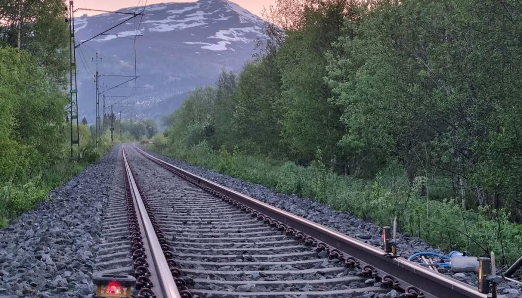 Innovativ injeksjonsmetode for jernbanevedlikehold kommer passasjerer og lokalsamfunn til gode