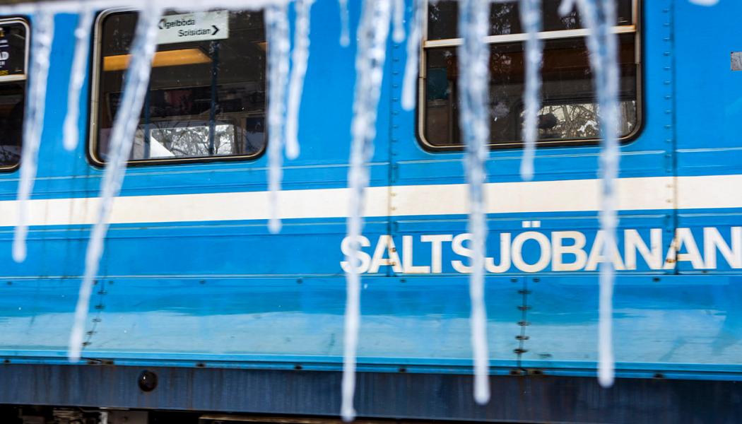 I dag trafikeras Saltsjöbanan av 16 äldre vagnar, typ C10 och C11. Foto: Region Stockhollm