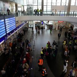 Czarek Sokolowski/AP/TT: Warszawa Centralna, den stora järnvägsstationen i Polens huvudstad. Arkivbild.