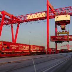 Rikskombiterminalen är en av Sveriges största fullserviceterminaler. Foto: Train Alliance