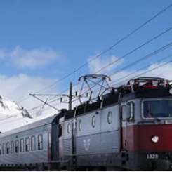 Oväder och obehöriga i spår är två återkommande utmaningar för järnvägens punktlighet. Foto: Trafikverket