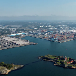 Godsvolymerna ökar stort i hamnen - trots återkommande störningar i de globala godflödena. Bild: Göteborgs Hamn.
