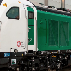 Lokomotivet är tvåaxlat med dubbelhytt är baserat på Stadlers EuroLight-design. Foto: Stadler