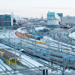Sjukdomsbortfallet på trafikledningen stoppar omkring hälften av all tågtrafik. Foto: Trafikverket