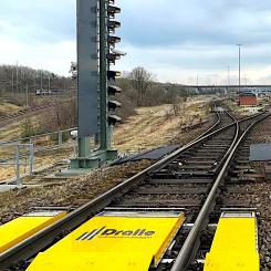 Installationen i München beskrivs som ett proof-of-concept inom DB Cargos bredare digitaliseringsarbete. Om tekniken visar sig fungera i praktiken kan den på sikt införas på fler rangerbangårdar, men några beslut om storskalig utrullning är ännu inte fattade. Foto: Deutsche Bahn AG