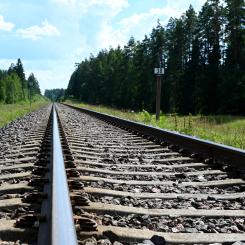 På lång sikt föreslår studien att persontrafik även bör införas till Bergsbyn och Skelleftehamn, där det i så fall behövs byggas perronger. Foto: andres siimon/unsplash