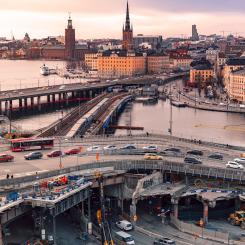 Trafikverket och Transportstyrelsen ska senast den 31 januari 2024 lämna en gemensam redovisning av uppdraget. Foto: marilia bognandi/unsplash