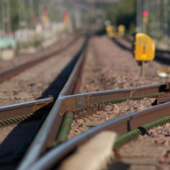 Rapporten som redovisar regeringsuppdraget inkluderar en översikt av nuvarande situation, mål och fortsatt arbete. Foto: Trafikverket