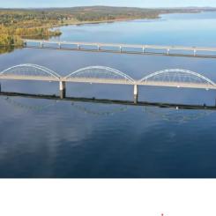 Det västra alternativet passerar Luleälven inom detta område, på bilden syns gamla gäddviksbron och E4-bron över Luleälven. Foto: Trafikverket