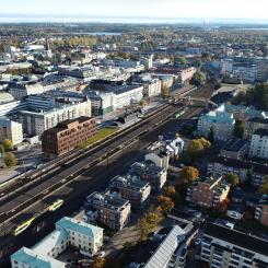 En visualisering från 2023 visar hur stationsområdet väntas se ut när Karlstads resecentrum står klart. Foto: Sweco
