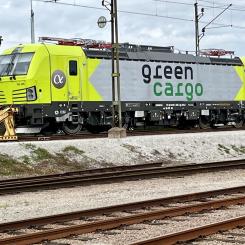 Från och med årsskiftet kommer Green Cargos internationella trafik mellan primärt Malmö och Machen att använda helt fabriksnya Siemens Vectron-lok. Foto: Green Cargo