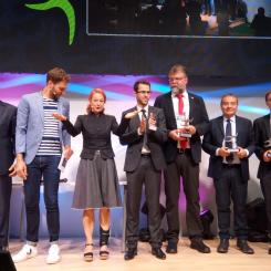Besök EuMo 2024:s. officiella webbplats för att rösta på din favorit och vara med och uppmärksamma nästa stjärna inom kollektivtrafiken. Här: https://www.eumo-expo.com/en/internet-users-award/