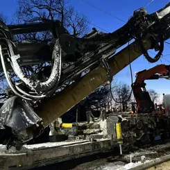 Det så kallade borrtåget avverkar en sträcka av cirka 500 meter per arbetsskift. Foto: Trafikverket