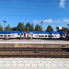 Mälartåg vid Hallsberg station den 29 juli 2023. Foto: Wikimedia Commons