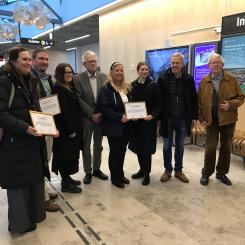 Personer från vänster sida - Charlotte Bäckstrand, Trafikverket. Jamie Körkkö, Region Sörmland. Elina Gustafsson, Strängnäs bostads AB. Helene Engholm, Fastighetschef. Olle Ek, Resenärerna. Mikaela Martinsson, Strängnäs kommun. Anders Ekman, stadsmiljö- och fritidschef Strängnäs kommun. Anders Björkström, Resenärerna. Foto: Resenärerna