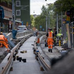 Arbete på Tvärbanan i Gröndal, Stockholm. Foto: Infranord