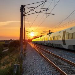 SJ:s nya höghastighetståg Zefiro Express tillverkas av Alstom och ska sättas in i trafik från och med 2026. Det byggs för hastigheter upp till 250 km/tim och kommer rulla på de nya stambanorna i framtiden. FOTO: SJ