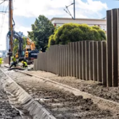 Mälarbanan mellan Tomteboda–Kallhäll, är en av landets mest trafikerade sträckor. Foto: Trafikverket