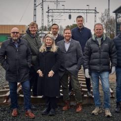Nässjöakademin och dess övningsanläggning stod värd för workshopen. Från vänster Magnus Larsson näringslivschef i Hallsberg, Claes Johansson näringslivschef i Nässjö, Margareta Berg, Jimmy Larsson och Nicklas Sikström från Järnvägsklustret i Västerås , Dino Keljalic från Railcenter Hallsberg, Hans-Inge Almgren från Nordic Infracenter samt Nässjöakademins Jonas Karlsson. Foto: Amelie Bergman