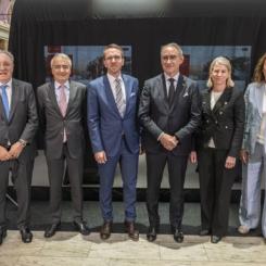 Pressträff och kontraktsignering av Sveriges nya nattåg med Jose Antonio Jainaga Gomez, president Talgo, Luis Manuel Cuesta Civís , Spaniens ambassadör i Sverige, Andreas Carlson, bostads- infrastrukturminister, Roberto Maiorana, generaldirektör Trafikverket, Cathrine Sandegren kommunikationsdirektör Trafikverket, Biljana Pehrsson, vd Jernhusen. Foto: Andreas Gärdnert.